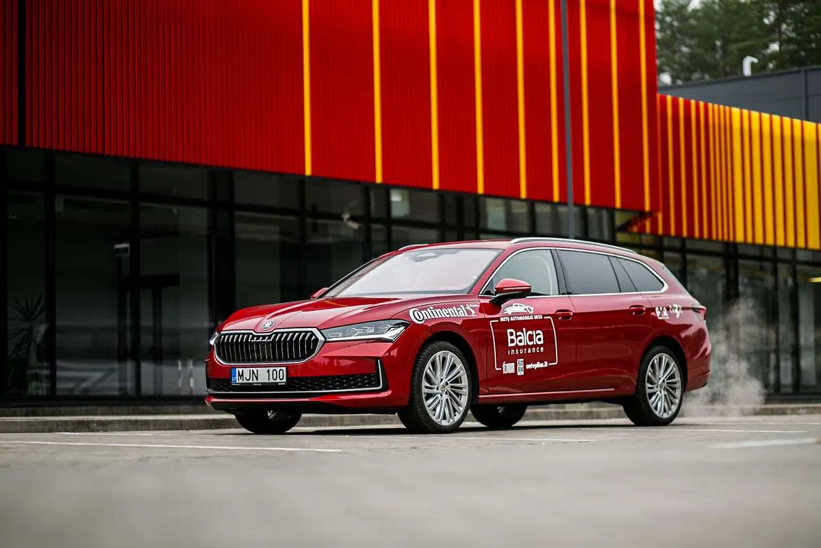 „Metų automobilis 2025“: išrinkti pagrindinės nominacijos finalininkai