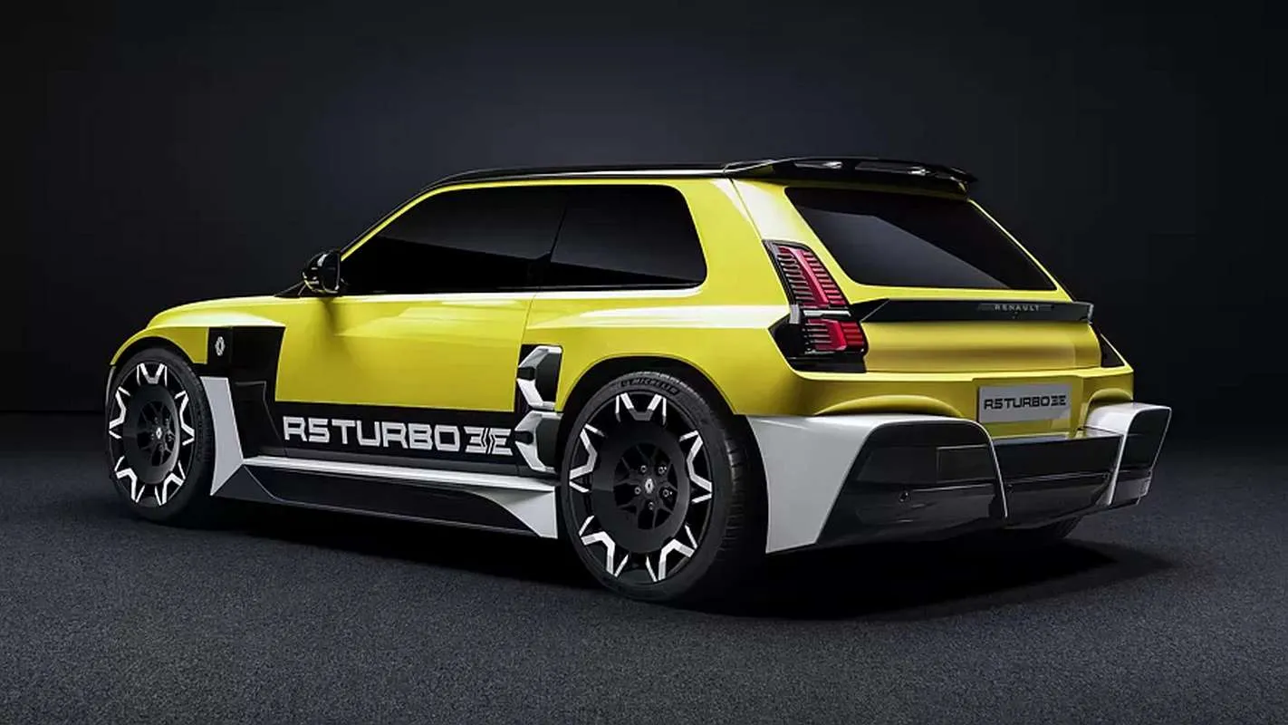 Unikaliam automobiliui – unikali premjera: atgimstanti legenda „Renault 5 Turbo 3E“ pademonstruota dokumentiniame seriale