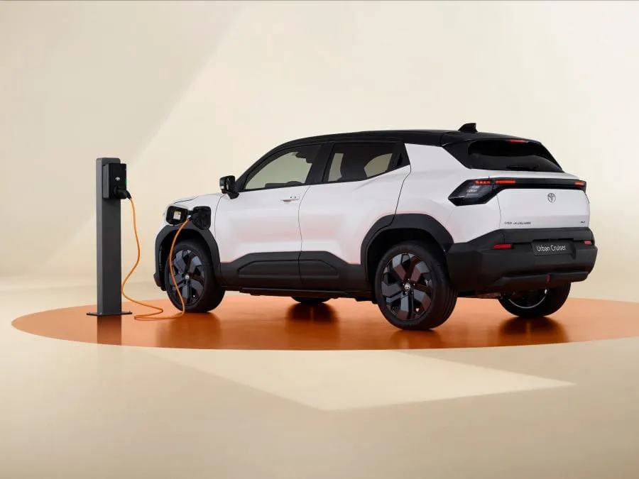 „Toyota“ pristatė visiškai naują elektromobilį