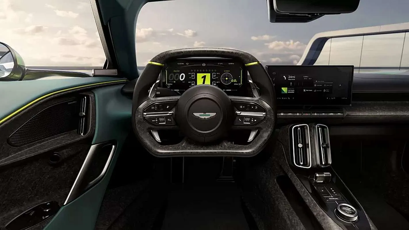 „Aston Martin Valhalla”: PHEV jėgainė su V8 ir pirmas šimtukas per 2,5 s.