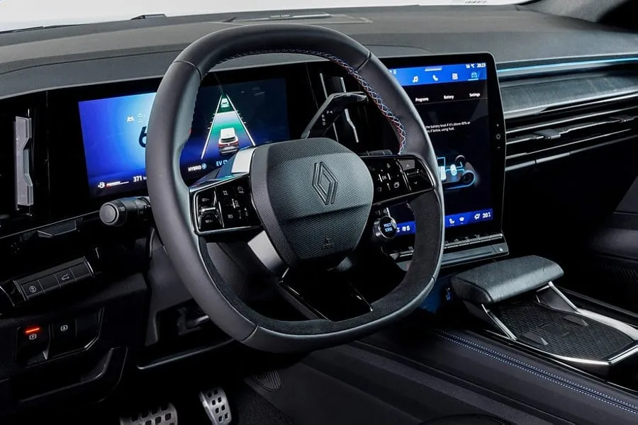 „Renault Rafale E-Tech 4×4 300 HP”- ryškus visomis prasmėmis