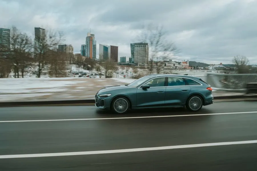 Naujieji „Audi A5“ ir „Audi S5“ jau pasiekė Lietuvą: stiliaus, sportiškumo ir inovacijų derinys