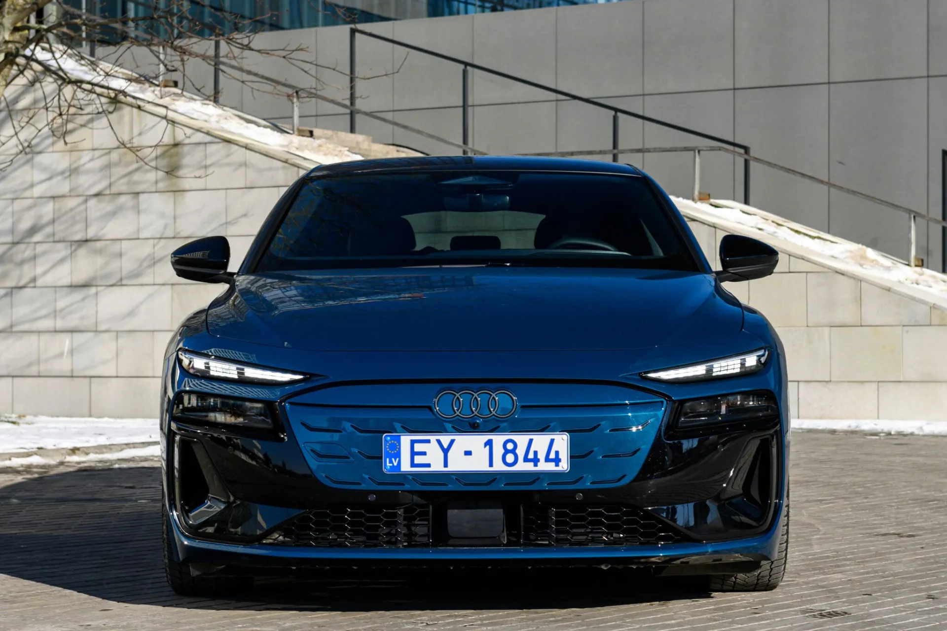Elegantiškas ir universalus: naujasis „Audi A6 e-tron“ – jau Lietuvoje