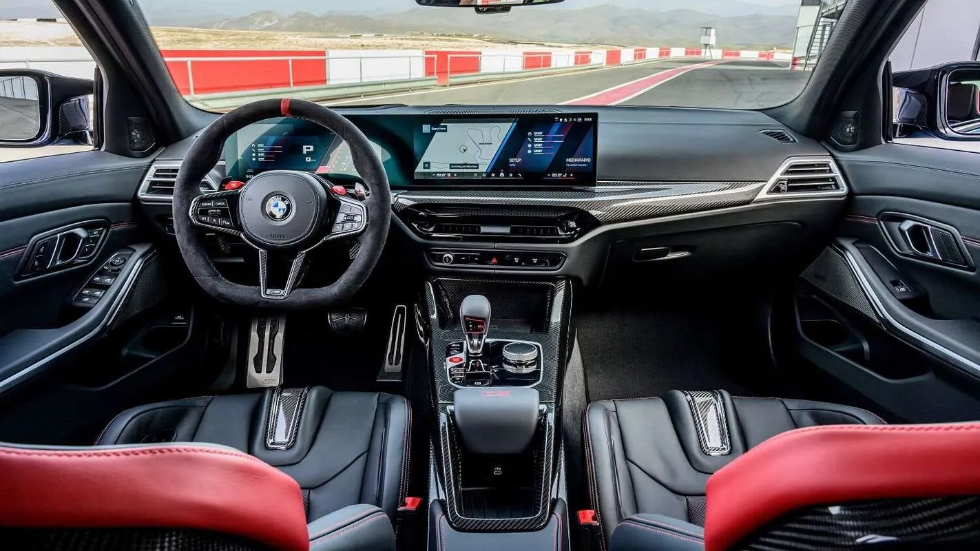 Galingas ir lengvas: pristatytas dinamiškas universalas „BMW M3 CS Touring“