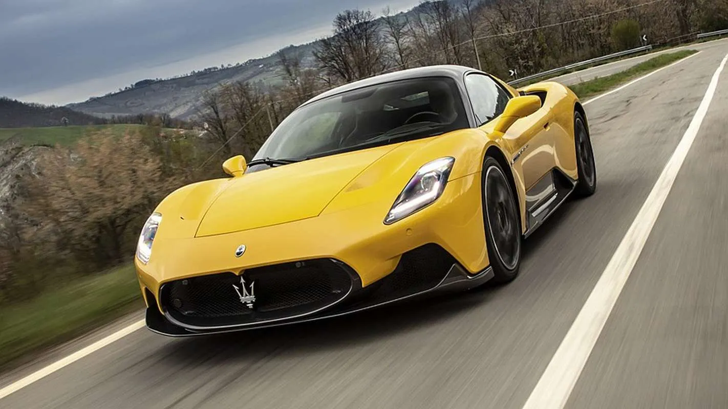 „Maserati“ tyliai atsisakė superautomobilio MC20 Folgore projekto