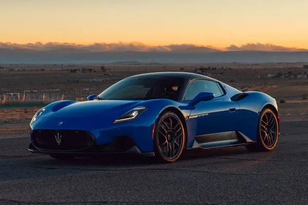 „Maserati“ tyliai atsisakė superautomobilio MC20 Folgore projekto