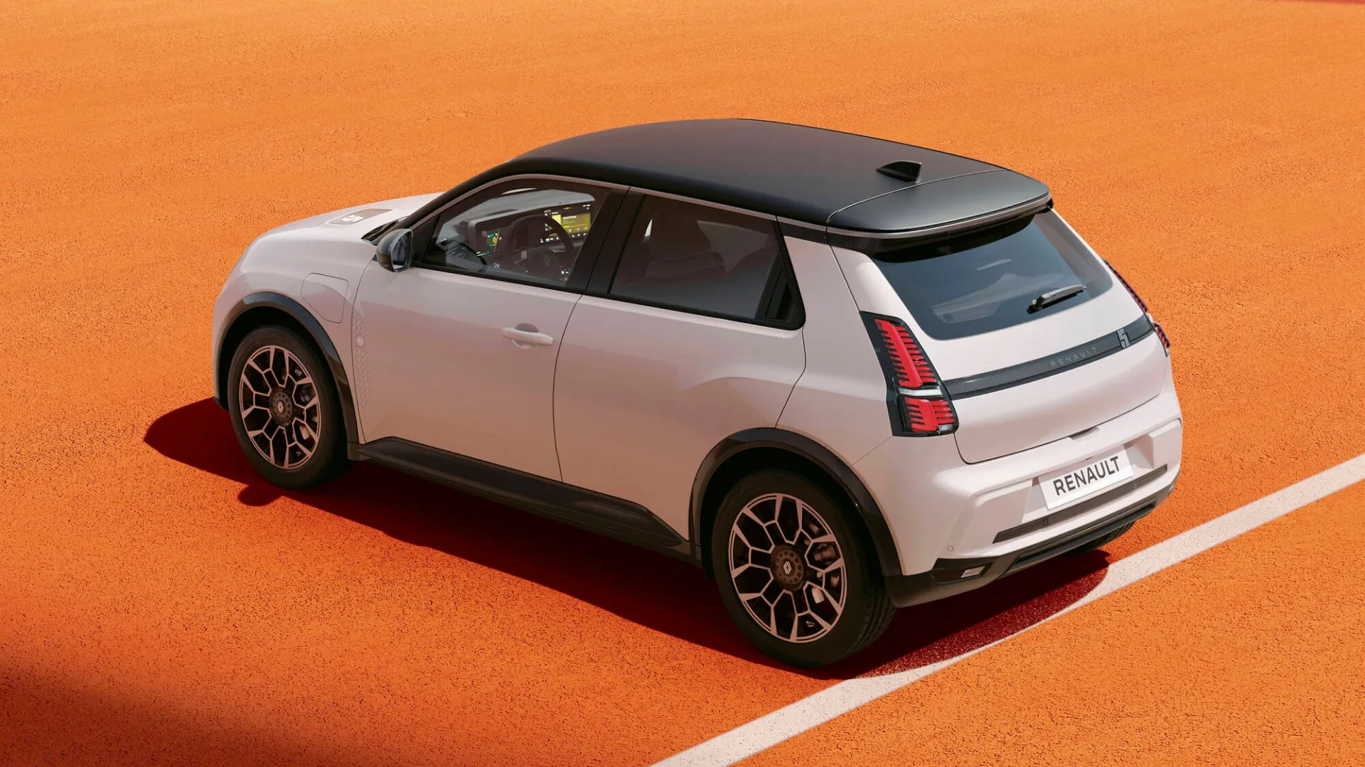 Unikali galimybė lietuviams: pradedami išskirtinio „Renault 5 E-Tech electric Roland-Garros“ užsakymai