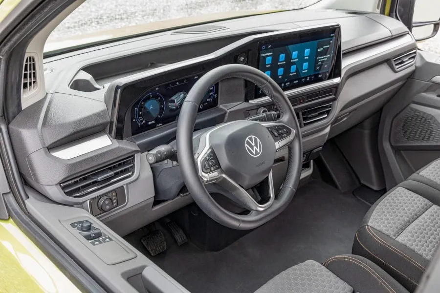 Ilgai lauktas pasirodymas – naujieji „Volkswagen Transporter“ ir „Caravelle“ jau Lietuvoje