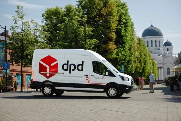 Tūkstančiai tonų išvengto CO2 ir milijoninės investicijos: kaip elektrinis transportas tampa konkurenciniu pranašumu?