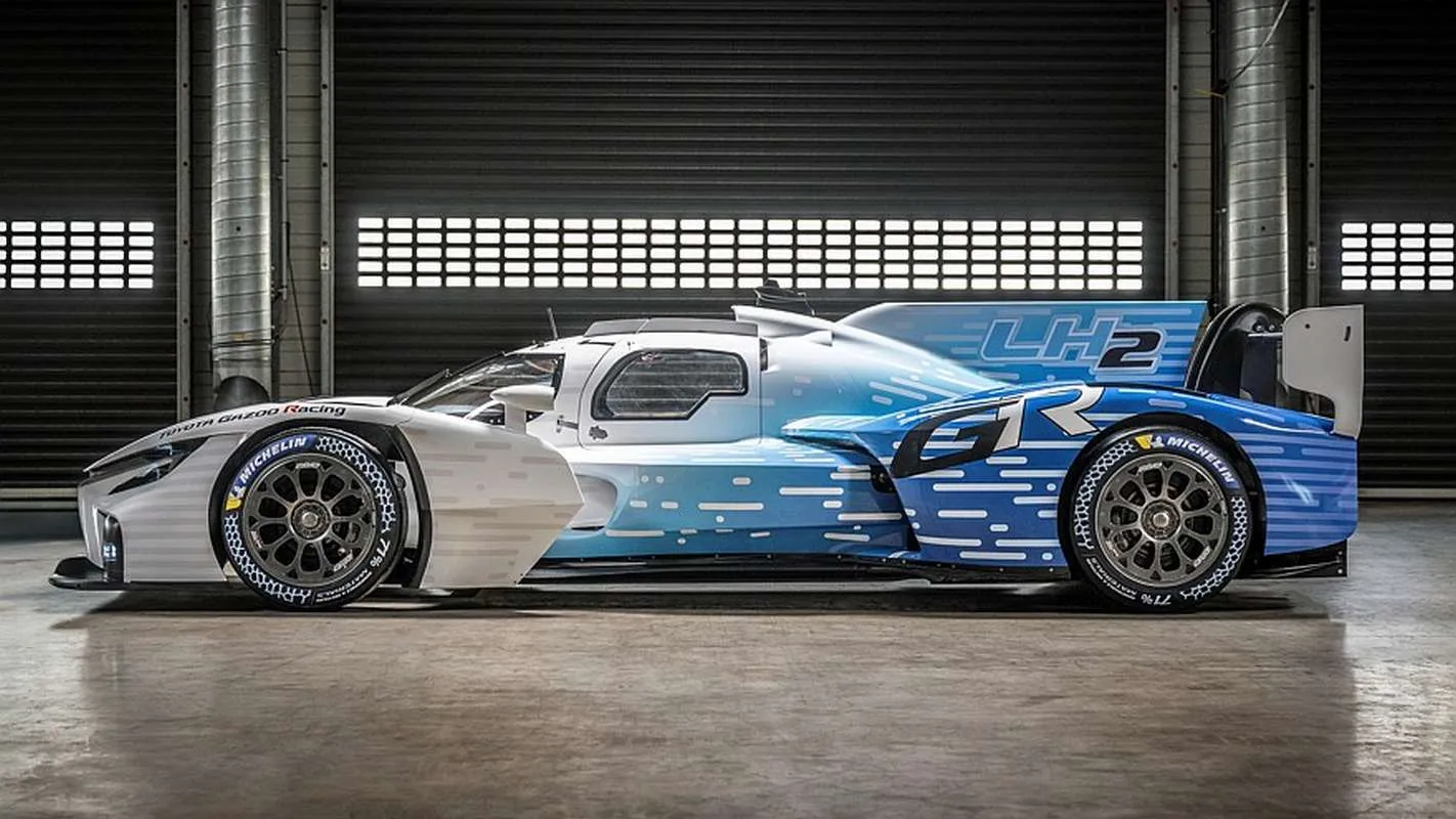 Pristatytas vandeniliu varomas „Toyota GR LH2 Racing“ sportinis prototipas