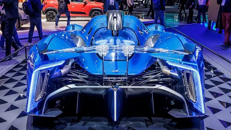 2028 m. pasirodys „Alpine“ superautomobilis su 1000 AG hibridine jėgaine