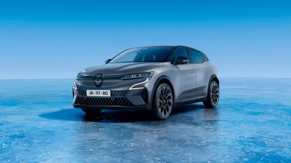 „Renault Megane E-Tech Electric“ nuo šiol siūlomas su dar daugiau technologijų, stiliaus ir universalumo
