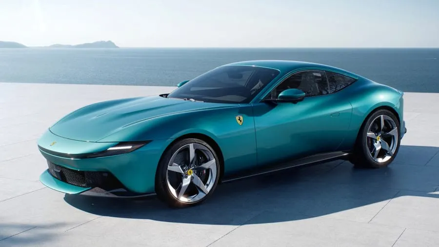 „Ferrari Amalfi“ keičia „Roma“