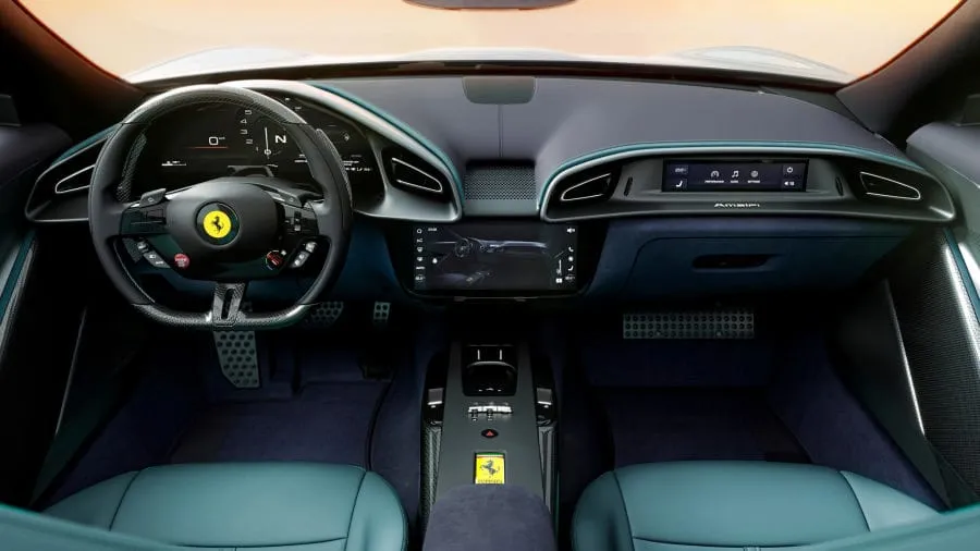 „Ferrari Amalfi“ keičia „Roma“
