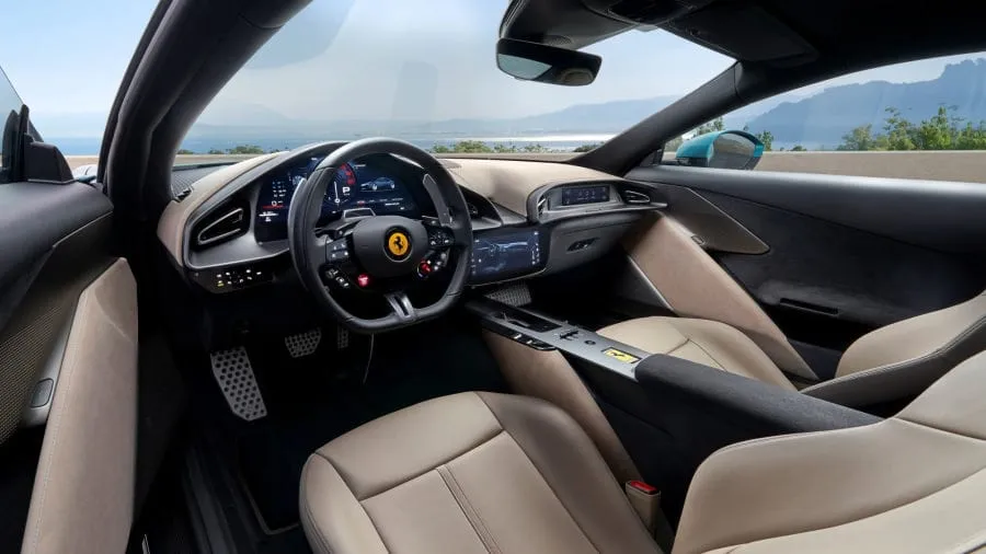 „Ferrari Amalfi“ keičia „Roma“