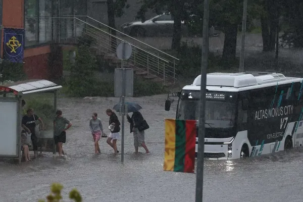 Elektrinis autobusas „Altas Novus City V7“ atsilaikė prieš gamtos stichiją