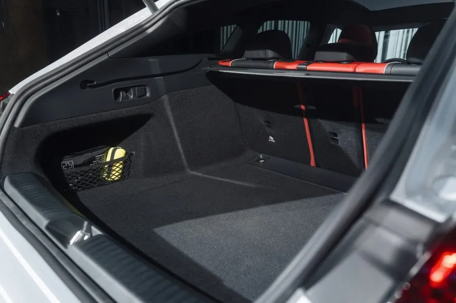 „Mercedes-Benz“ pristato pirmąjį savo visiškai elektrinį „Shooting Brake“ modelį – CLA