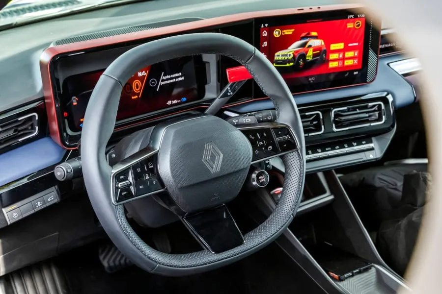Nuo šiol su elektromobiliu – ir į įvairias ekstremalias situacijas: „Renault“ pristato išskirtinį automobilį ugniagesiams