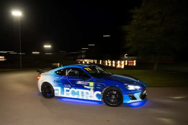 Eldrive 24H elektromobilių lenktynėse – tikras lenktyninis elektromobilis