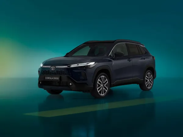 Atnaujintas praktiškasis „Toyota Corolla Cross“ – jau ir Lietuvos salonuose
