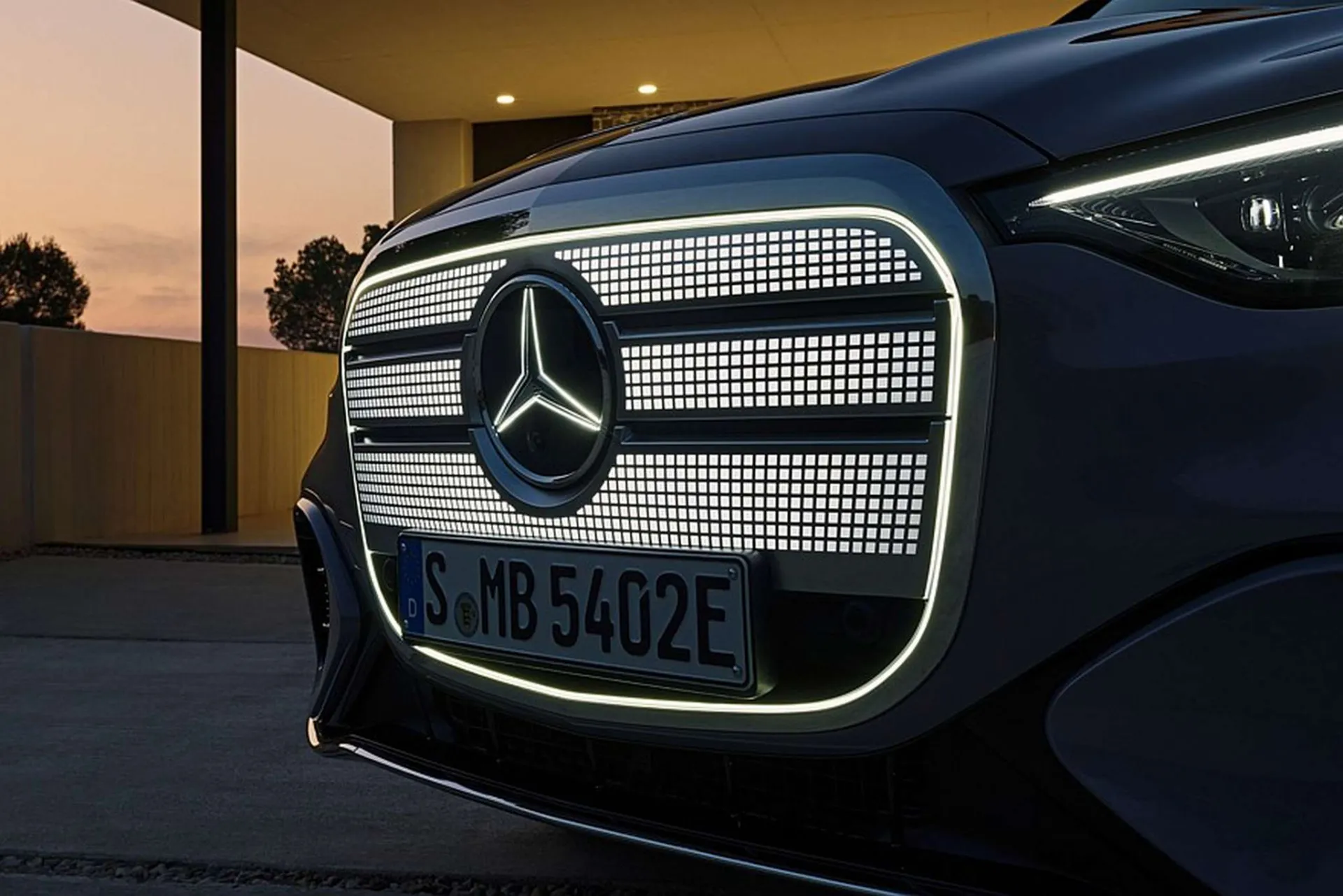 Mercedes-Benz pristatė elektrinį GLC su EQ Technologija