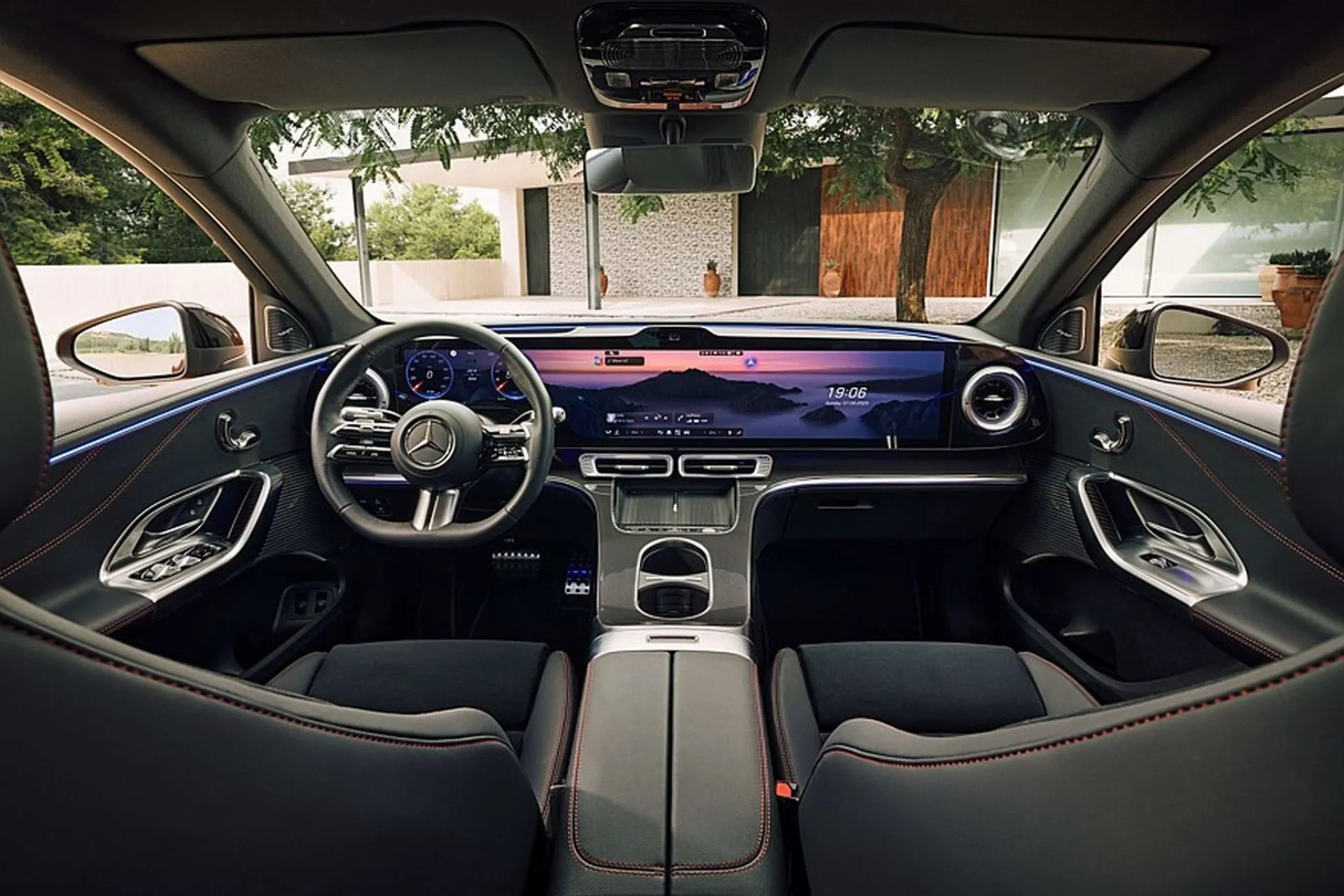 Mercedes-Benz pristatė elektrinį GLC su EQ Technologija