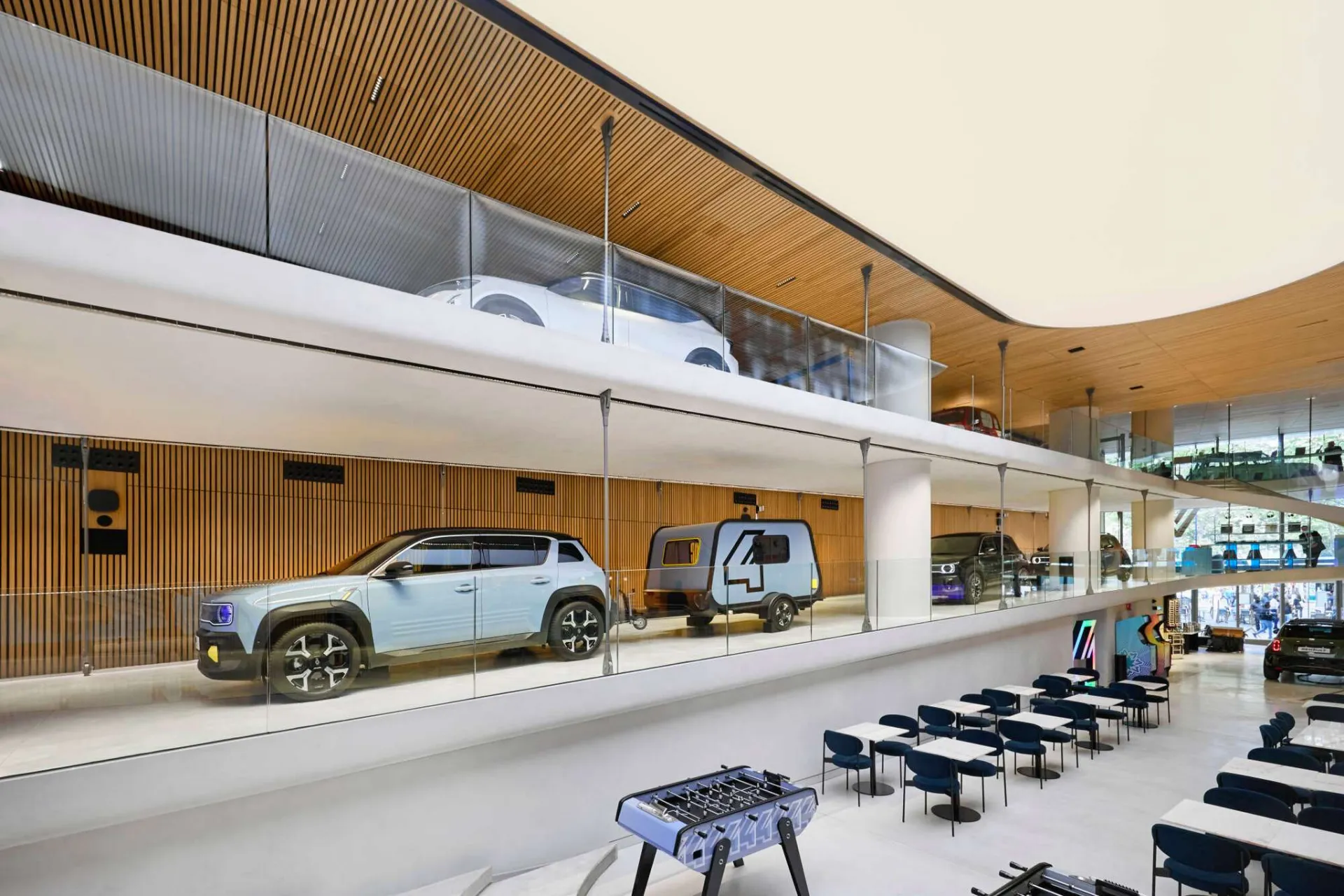 „Le défilé Renault ® the carwalk“: nauja erdvė, skirta automobilių popkultūrai Eliziejaus laukuose