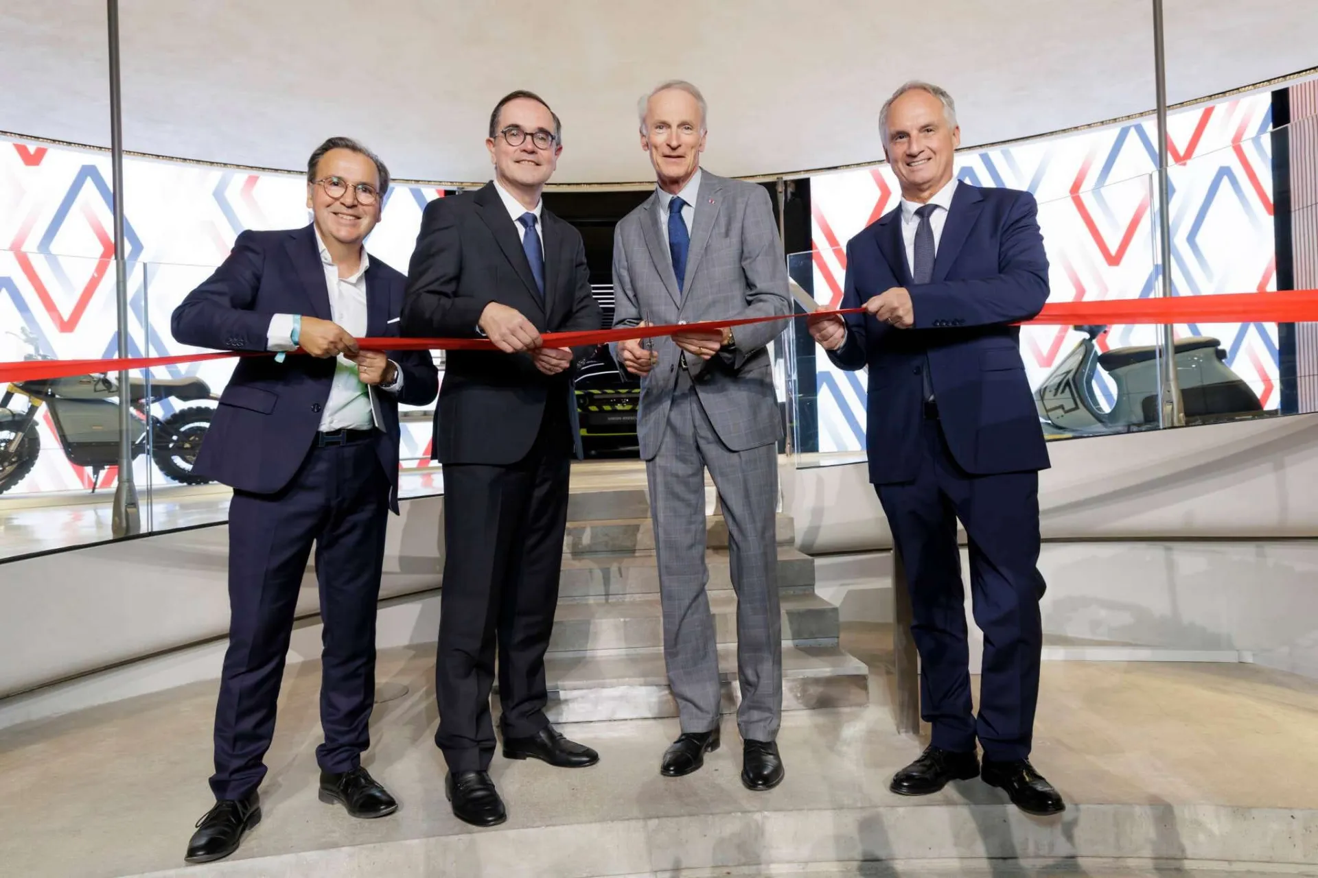 „Le défilé Renault ® the carwalk“: nauja erdvė, skirta automobilių popkultūrai Eliziejaus laukuose