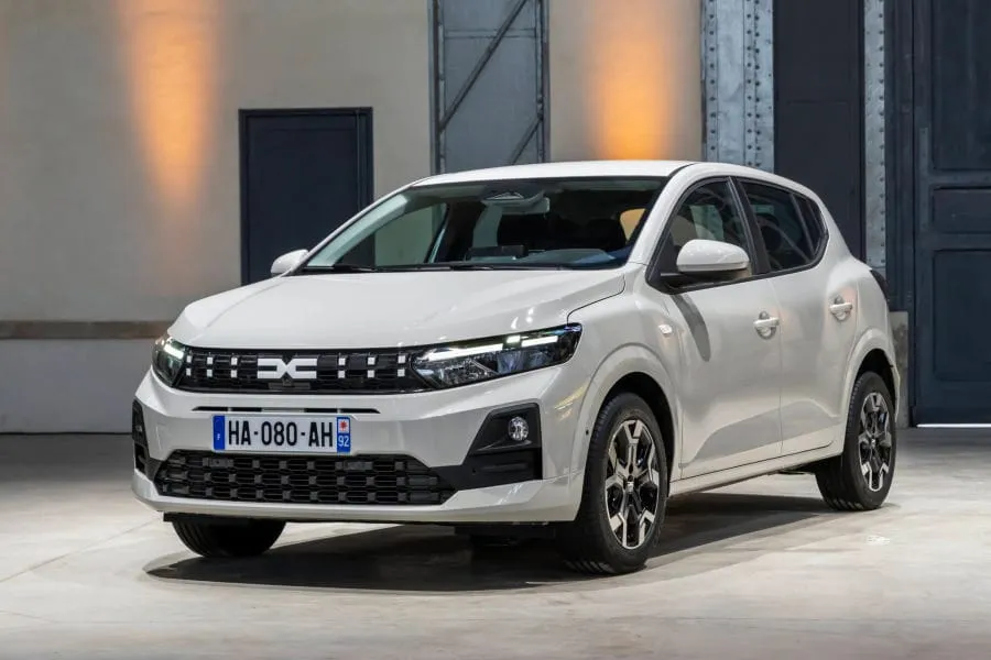 Atnaujintas perkamiausias Europoje „Sandero“ modelis – dar daugiau svarbiausių funkcijų už prieinamą kainą
