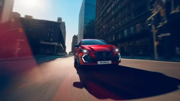 Lietuvoje pradedami priimti naujojo „Renault Clio“ užsakymai