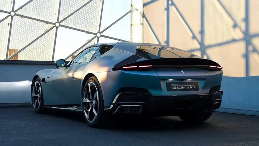 „Ferrari 12Cilindri Tailor Made“: Pietų Korėjos meno šedevras ant itališko „žirgo“ kūno