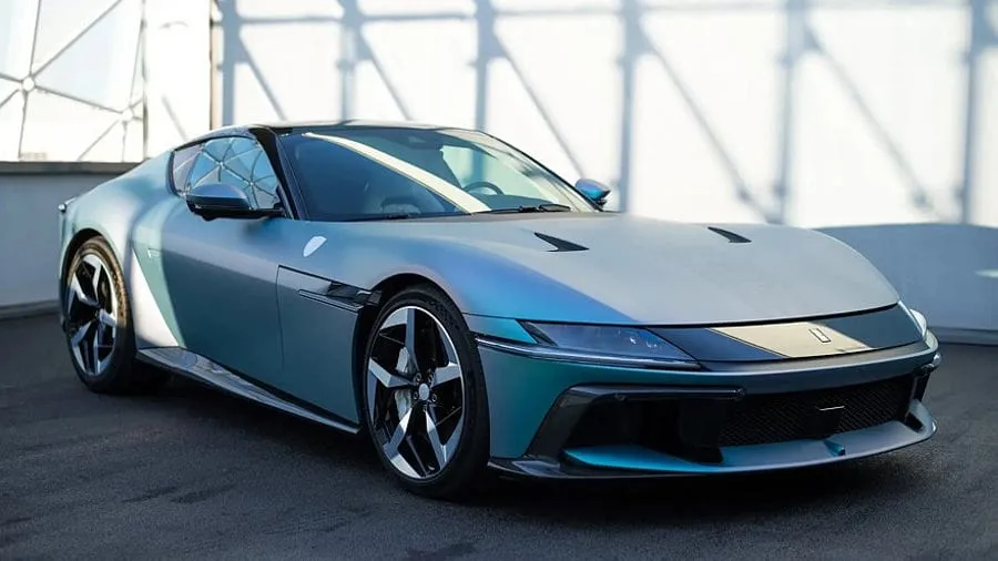 „Ferrari 12Cilindri Tailor Made“: Pietų Korėjos meno šedevras ant itališko „žirgo“ kūno