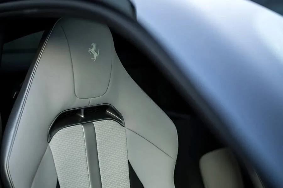 „Ferrari 12Cilindri Tailor Made“: Pietų Korėjos meno šedevras ant itališko „žirgo“ kūno