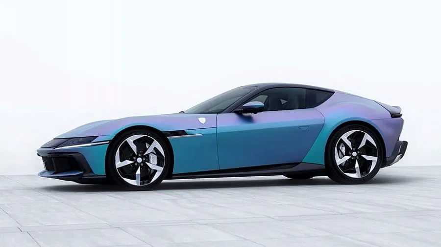 „Ferrari 12Cilindri Tailor Made“: Pietų Korėjos meno šedevras ant itališko „žirgo“ kūno