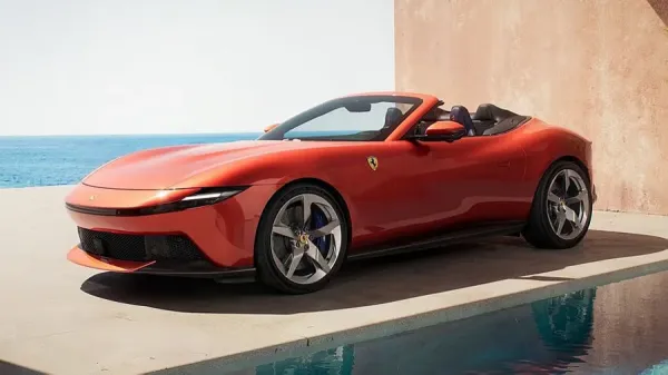 „Ferrari Amalfi Spider“: stilingas „Roma“ įpėdinis su galingesne širdimi