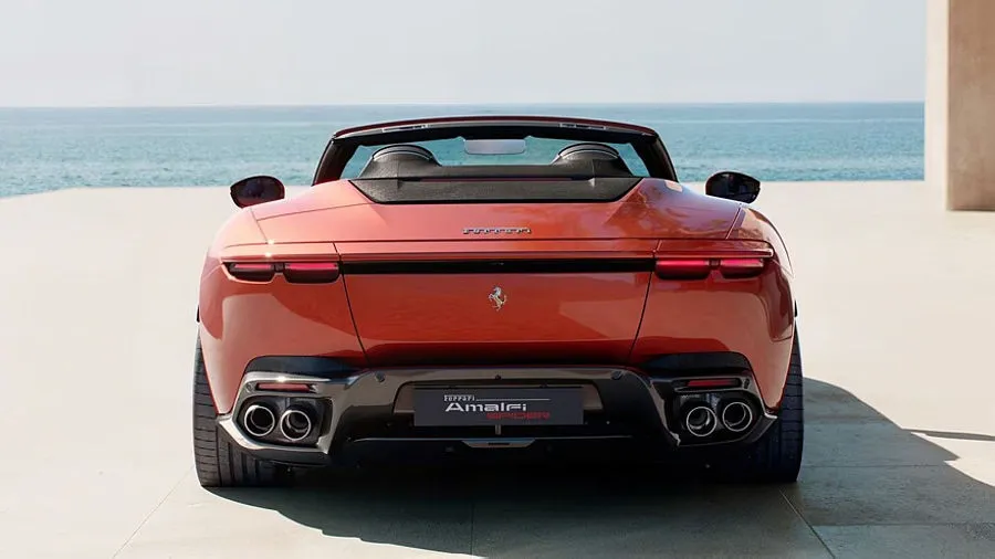 „Ferrari Amalfi Spider“: stilingas „Roma“ įpėdinis su galingesne širdimi