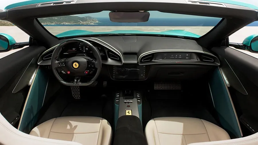„Ferrari Amalfi Spider“: stilingas „Roma“ įpėdinis su galingesne širdimi