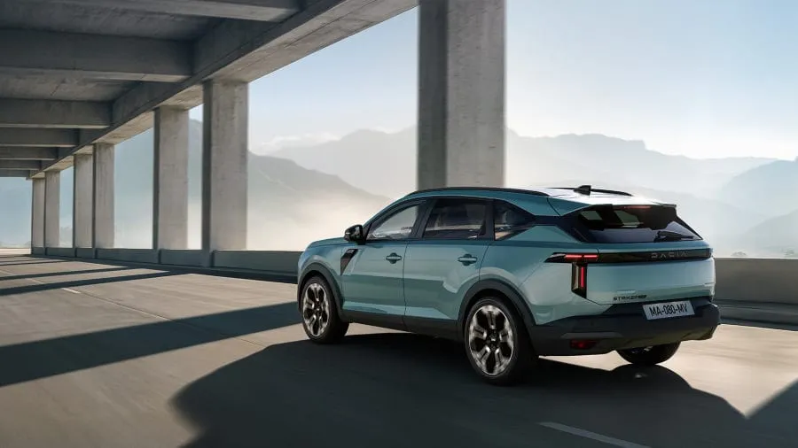 „Dacia“ ambicijos iki 2030-ųjų: 4 nauji elektriniai modeliai ir esamų modelių tobulinimas