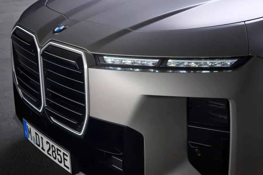 Pasaulinė naujos karto „BMW 7“ premjera: su 8K ekranu keleiviams ir šarvuoto kėbulo versija