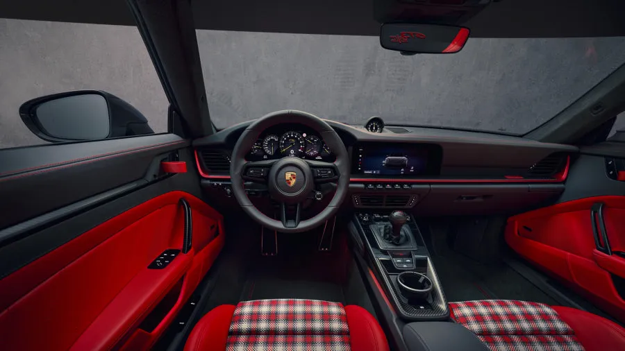 Debiutuoja „Porsche 911 GT3 S/C“: atviras stogas, tik mechaninė pavarų dėžė ir kupė verta dinamika