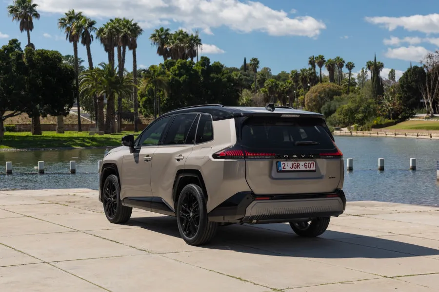 Naujos eros pradžia: šeštosios kartos „Toyota RAV4“ jau Lietuvoje