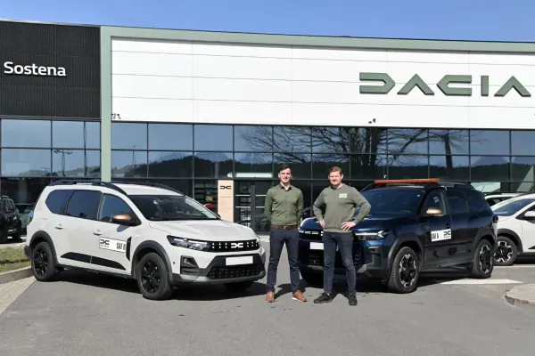 „Dacia“ jungiasi prie Lietuvos ralio saugumo stiprinimo: tampa oficialiu čempionatų partneriu