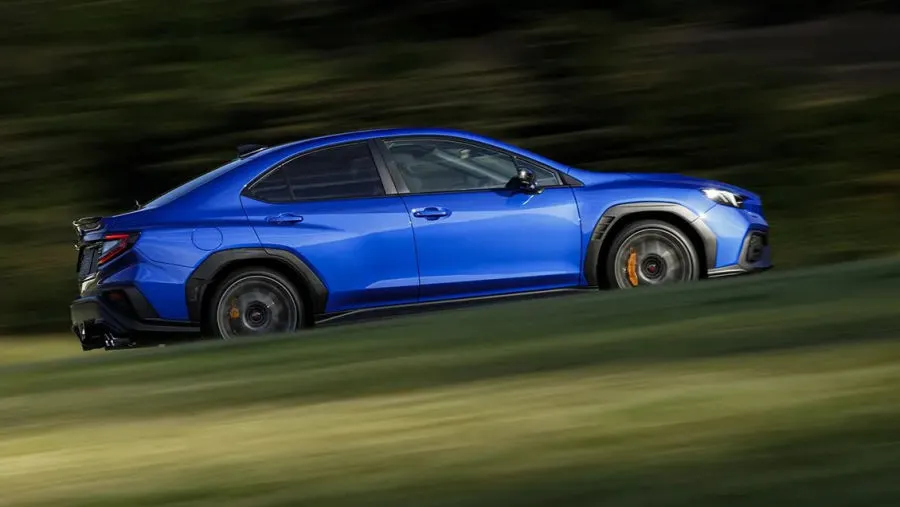 Japonijoje debiutavo riboto leidimo „Subaru WRX STI Sport#“ su mechanine pavarų dėže