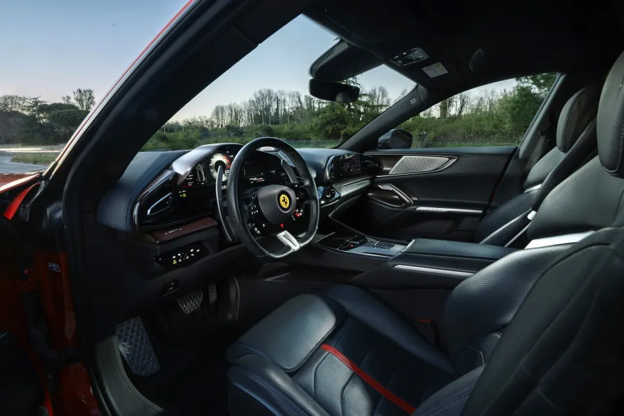 „Ferrari Purosangue Handling Speciale“: patobulinta važiuoklė ir ryškesnis V12 garsas