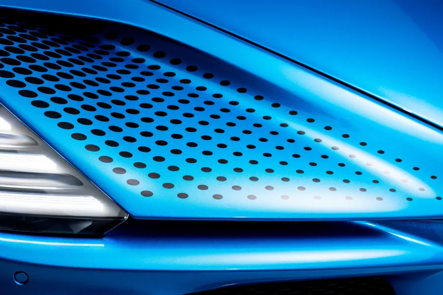 Aukšto skrydžio vabalėlis: pristatytas unikalus „Bugatti W16 Mistral Fly Bug“