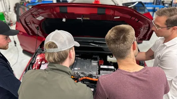 Kas slypi už elektromobilio? „Subaru“ investuoja į tai, ko klientai dažnai nemato