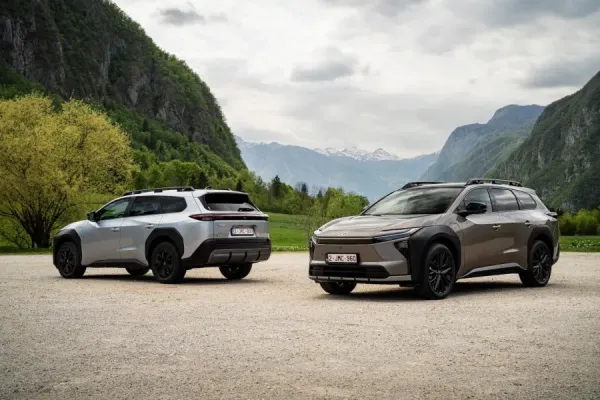 Elektrinis „Toyota bZ4X Touring“ atvyko į „Toyota“ salonus