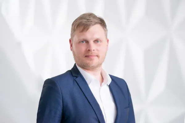 „Tesla“ autonominiai automobiliai jau Lietuvoje: ar lietuviai pasirengę sėsti į automobilį be vairuotojo?