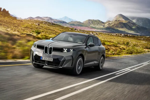 BMW pristatė naujos kartos „X5“ – turės ir vandeniliu varomą versiją