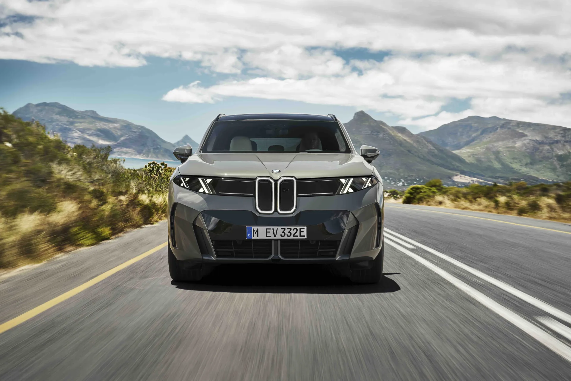 BMW pristatė naujos kartos „X5“ – turės ir vandeniliu varomą versiją
